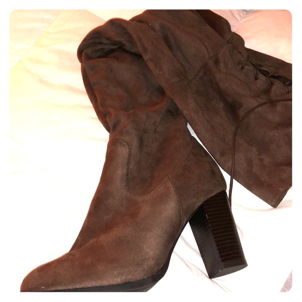 Size 9 thigh high boots - Picture 1 of 3